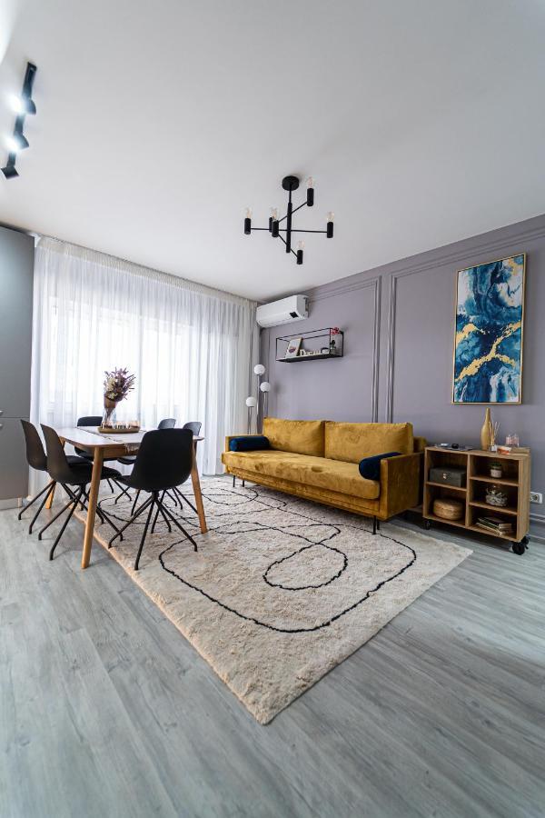 Delux Suite Bacău Buitenkant foto